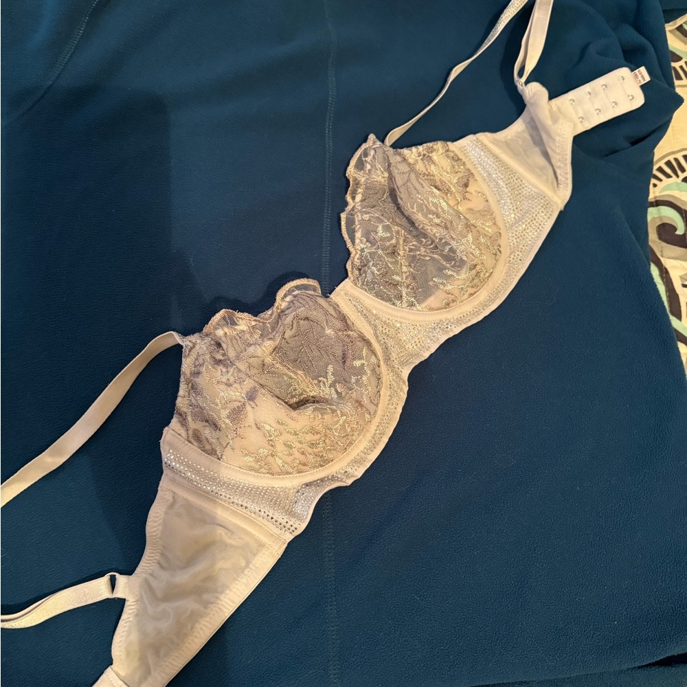 Elegant Lace Bra in Cream